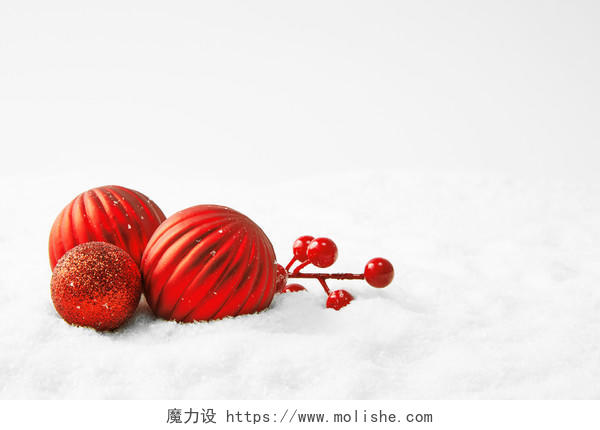 灰底人造雪花红色装饰红果子圣诞节圣诞元素